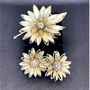 1960’s Vintage Blooming Flower Brooch and Earrings